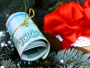 Что лучше дарить на Новый Год: подарки или деньги?