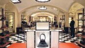 Магазин Prada’ в отреставрированном здании в миланской Milan’s Galleria Vittorio Emanuele II.